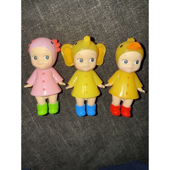 Sonny Angel Rainy Day Series Lot of 3- Elephant, Axolotl, Duck Authentic Figures - Picture 1 of 5
